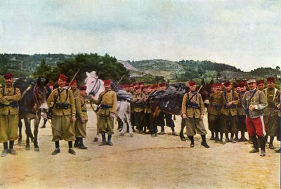 Tirailleurs marocains et un officier français pendant la bataille de la Marne à l